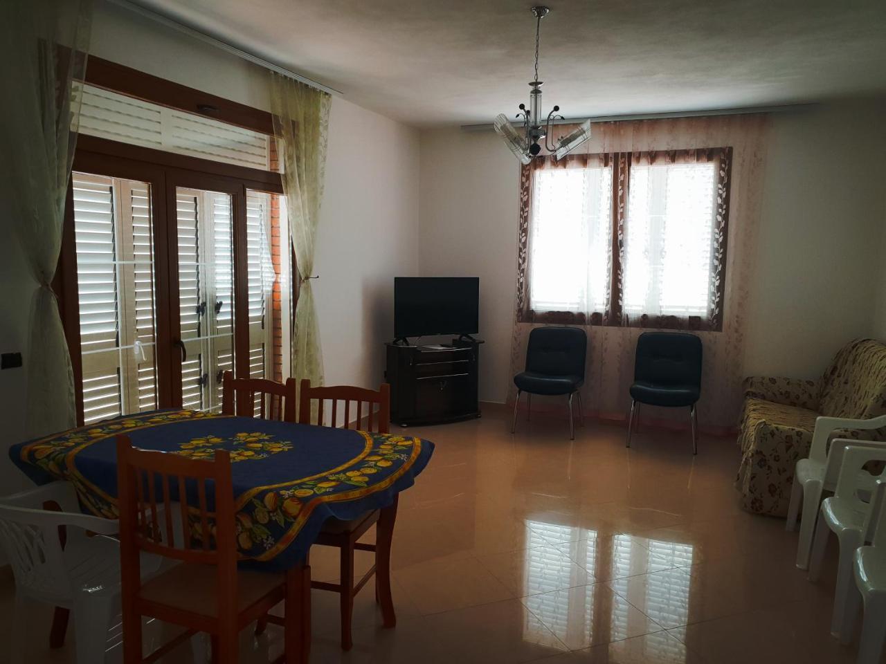 Lux Apartments Vlorë Exterior foto